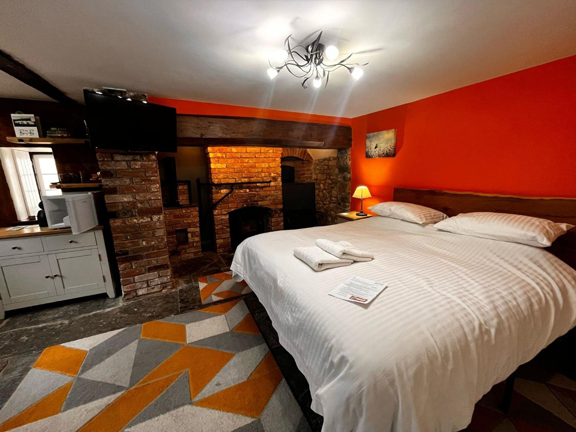 Bed and Breakfast Old Manor House Axbridge Экстерьер фото
