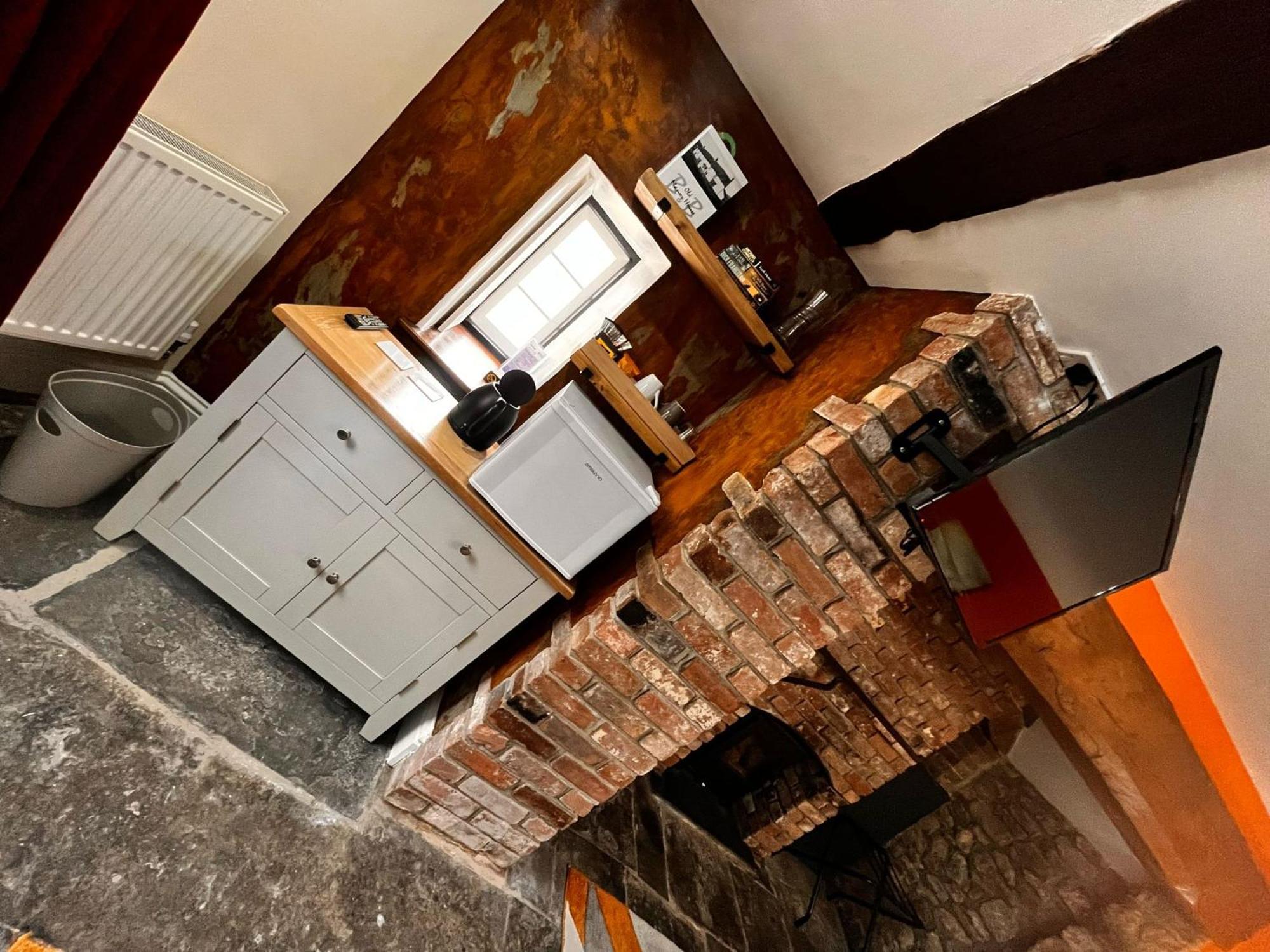 Bed and Breakfast Old Manor House Axbridge Экстерьер фото