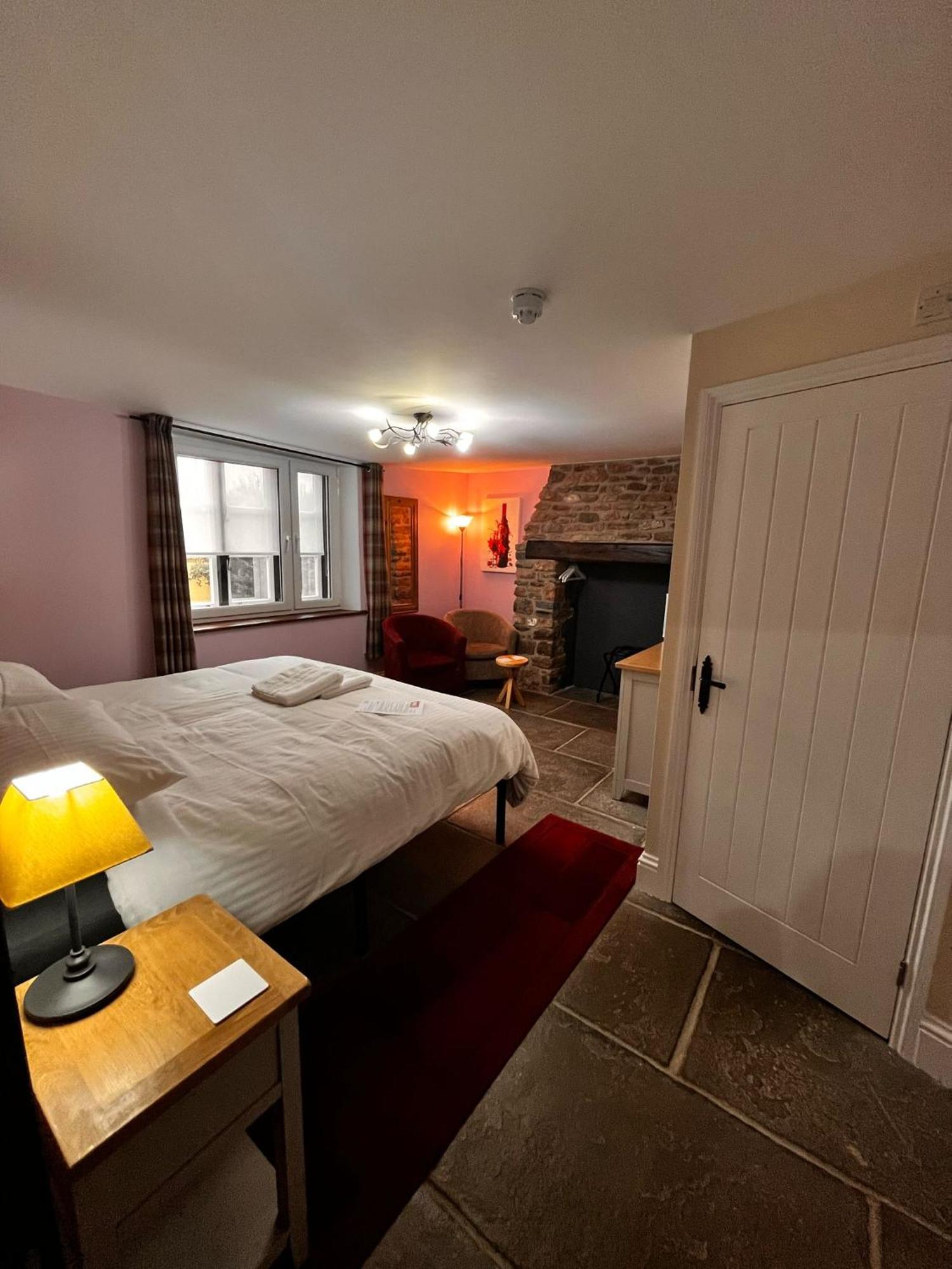 Bed and Breakfast Old Manor House Axbridge Экстерьер фото